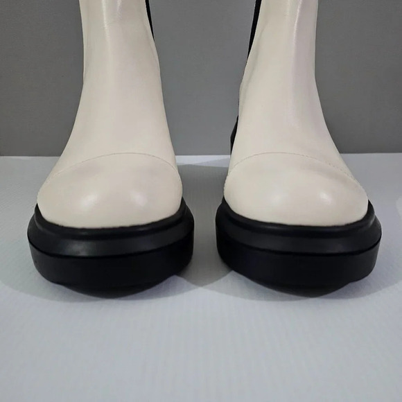 NEW Stuart Weitzman Norah Ankle Boot Women 9.5 WIDE Oat Leather Chelsea Lug Sole - Picture 5 of 15